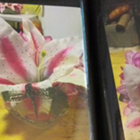 Hand made Flower Arrangements - Picture 5 of 8